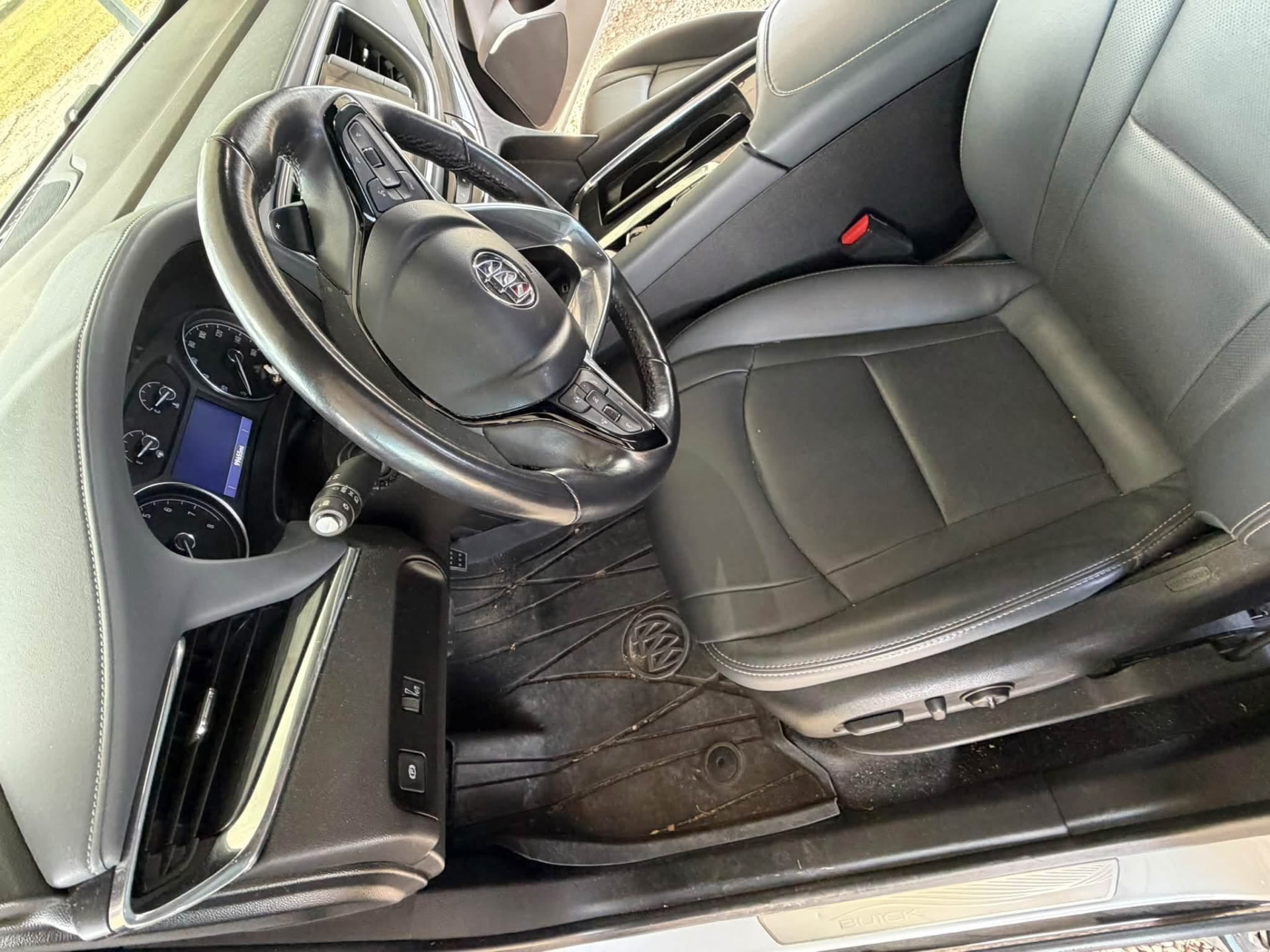 Driver's seat, mats & dash — before